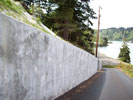 Concrete retaining wall